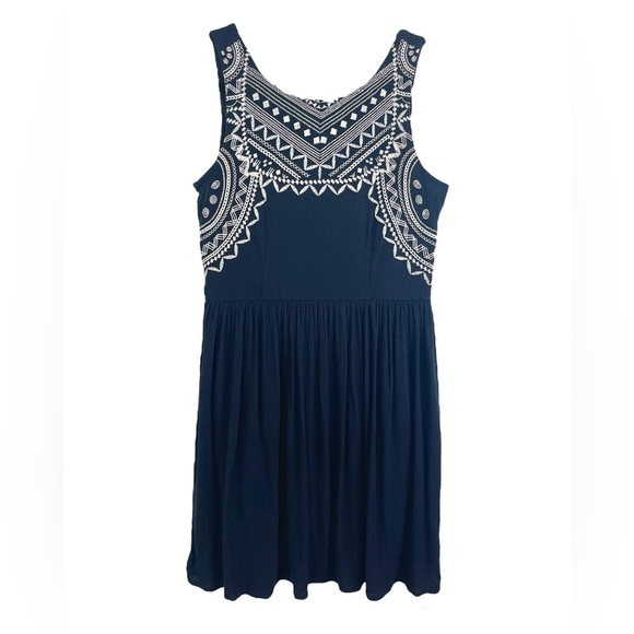 Boho Top, Medium, Embroidered, Black & White, Flowy Flare - Picture 3 of 9